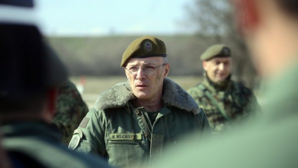 ПОСЛЕ САСТАНКА СА ВУЧИЋЕМ: Генерал Мојсиловић се хитно упутио у Рашку