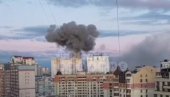 ГРАНАТИРАНА ЗГРАДА У КИЈЕВУ: Трају жестоке борбе