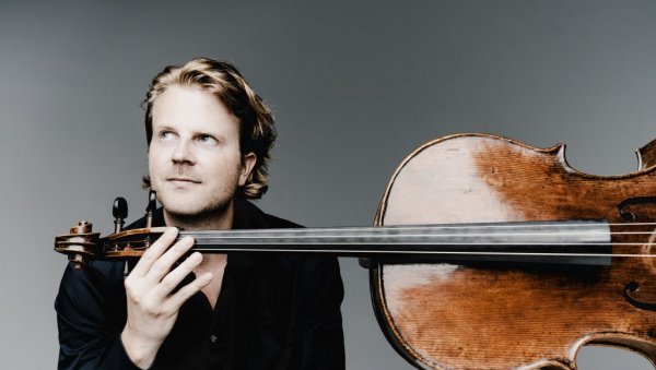 КОНЦЕРТ НА КОЛАРЦУ: Наступ Јулијана Штекела  под диригентском палицом младог Хосеина Пишкара