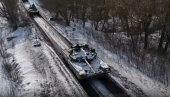 POGLEDAJTE - REDAK SNIMA SA RATIŠTA: Ruski projektil Invar-M T-90M „uništava“ Bredli IFV na 4815 m (VIDEO)