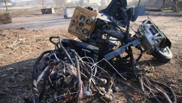 ОБОРЕН УКРАЈИНСКИ БАЈРАКТАР: Руске снаге уништиле још један дрон (ФОТО)