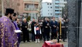 PARASTOS KOD SPOMENIKA BELI ANĐEO: U Kosovskoj Mitrovici obeleženo 18 godina od martovskog pogroma Srba (FOTO)