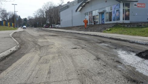OBNOVA TOMASA EDISONA: Počela rekonstrukcija još jedne saobraćajnice u Sremčici