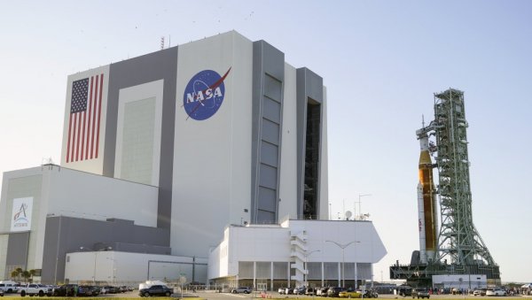 АРТЕМИС 2 ЋЕ САСВИМ СИГУРНО НОСИТИ ЉУДЕ: Нови покушај НАСА да пошаље на Месец своју најмоћнију ракету икада