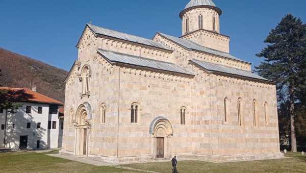 ПРИШТИНА НАСТАВЉА СА ПРАВНИМ БЕЗАКОЊЕМ: Огласили се из манастира Високи Дечани након што је светиња обрисана са Гугл мапа