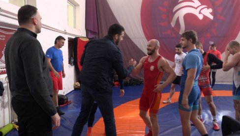 UDOVIČIĆ POSETIO ZRENJANIN: Ministar iznenadio rvačku reprezentaciju Srbije, a onda najavio nova ulaganja u sport