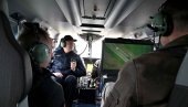 ПРОТИВ ДИВЉАЊА НА ДРУМОВИМА - И СА НЕБА: Министар Александар Вулин присуствовао контроли саобраћаја коришћењем летелица