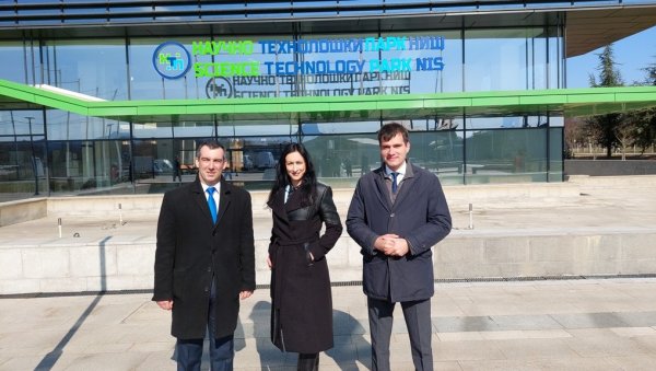 САДА ЈЕ РЕД ДА ГЛЕДАМО ЈОШ ДАЉЕ У БУДУЋНОСТ: Кандидати за посланике листе „Александар Вучић – Заједно можемо све“ посетили Нишавски округ