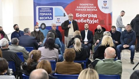 POKRETNA KANCELARIJA GORANA VESIĆA U SOPOTU: Za dve godine 70 odsto opština imaće kanalizaciju