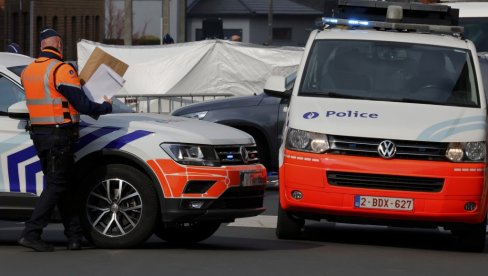NAJMANJE SEDAM MRTVIH NA MANIFESTACIJI SUNCA: U Belgiji putnički automobil uleteo u karnevalsku povorku