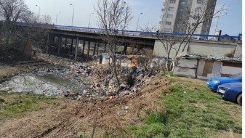 SMRAD GUŠI I DANJU I NOĆU: I pored čišćenja deponije u Žarkovu, stanari okolnih ulica opet negoduju