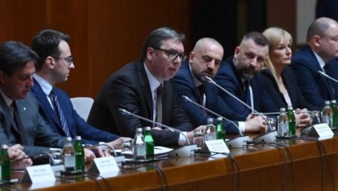 VUČIĆ SE SASTAO SA SRBIMA SA KOSOVA I METOHIJE: Razgovor u Palati Srbija posle sednice Saveta za nacionalnu bezbednost