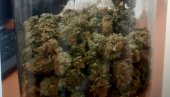AKCIJA POLICIJE U POŽAREVCU: Zaustavljen na ulici sa teglom marihuane u rancu