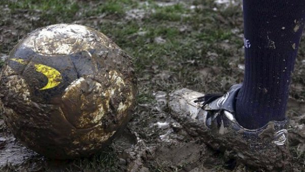 НОВИ ФУДБАЛСКИ ШОК: ФИФА суспендовала три српска клуба