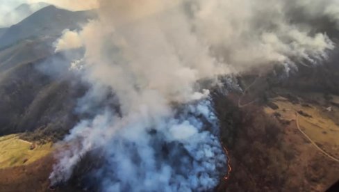 KUĆE I ŠUMU BRANI I VOJSKA: Haraju požari u više sela u okolini opštine Kolašin