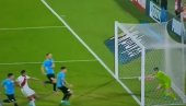 КАКО ОВО НИЈЕ ГОЛ? Невероватан пропуст судија на утакмици Уругвај - Перу (ВИДЕО)