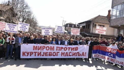 SRBI SA KOSOVA VERUJU SAMO VUČIĆU: Hiljade ljudi u Gračanici protestuje zbog Kurtijevog terora (FOTO)