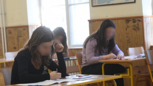 НОВИ ПРИТИСАК УКРАЈИНСКИХ ВЛАСТИ: У граду Николајеву средњошколцима забрањују учење руског језика