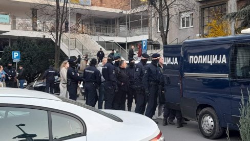 NASILNO UPALI U RTS: Uhapšeni članovi organizacije  “Dostojni Srbije”