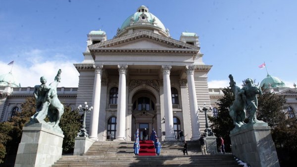 ПОНОСНИ И НА ЗАЧЕЉУ ЛИСТЕ: Ко су кандидати који држе последње место у парламентарној трци за мандате