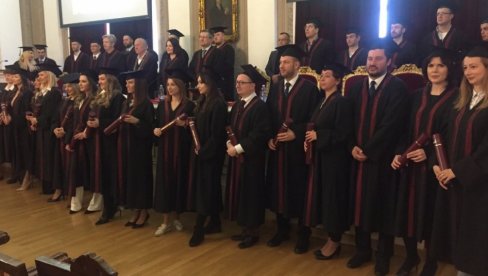 SVEČANOST U REKTORATU UB: Promovisano 39 novih doktora nauka sa Mašinskog , Pravnog i TMF