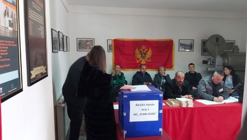 ПРЕЛИМИНАРНИ РЕЗУЛТАТИ У УЛЦИЊУ: Будућу власт могу формирати Дритан или ДПС, али тас на ваги албанске партије