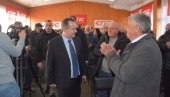 KONVENCIJE SOCIJALISTA U KLADOVU I NEGOTINU: Ivica Dačić potpisao peticiju o vraćanju Fonda rente