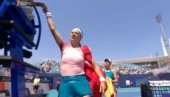 ŠTA JOJ BI? Nekada najbolja teniserka sveta gubila od tinejdžerke, pa pokupila stvari i otišla sa terena (VIDEO)