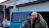 РАТНИ ЗЛОЧИН УКРАЈИНАЦА: Стравично злостављање руских војника заробљених код Харкова (УЗНЕМИРУЈУЋИ ВИДЕО)