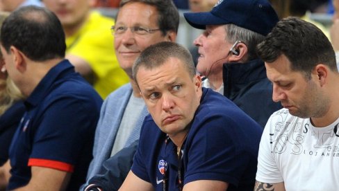 КОГА ОНИ ЗАНИМАЈУ! Председник ЦСКА из Москве загрмео због питања новинара