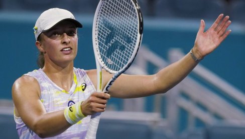 WTA: Švjontek u polufinalu protiv Sabalenke, Koko Gof igra sa DŽesikom Pegulom