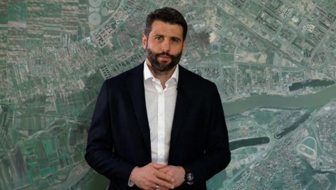 GLASAO I ŠAPIĆ: Predsednik opštine Novi Beograd obavio građansku dužnost u školi Borislav Pekić
