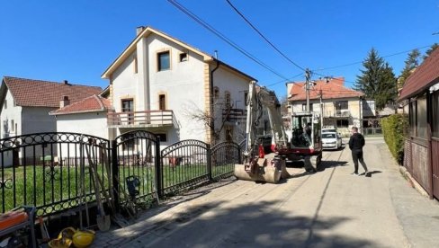 RVALI SE OKO PIŠTOLJA DVA PUTA OPALIO: Optužen Slavoljub Trajković za pokušaj ubistva u Resniku