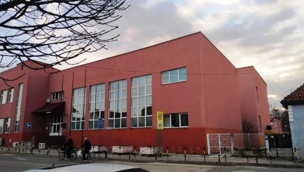 ДАН ШКОЛЕ РАДОЈЕ ДОМАНОВИЋ: Свечана академија и Бедеми ћирилице у параћинском позоришту