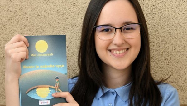 ДА СВЕТ БУДЕ ЛЕПШИ: Ива Јовановић из ОШ 1.300 каплара написала књигу песама Живот је највеће чудо