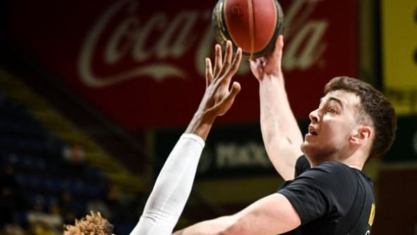 БЕЗ ПРОМАШАЈА! Партизанов центар очарао у Летњој лиги (ВИДЕО)