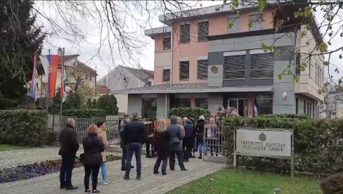DODIK IZAŠAO NA IZBORE: Glasao u Generalnom konzulatu Srbije u Banjaluci