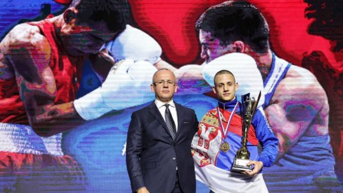 SRBI BRILJIRALI U LIBEKU: Trojica boraca upisala pobede na pro reviji u Nemačkoj