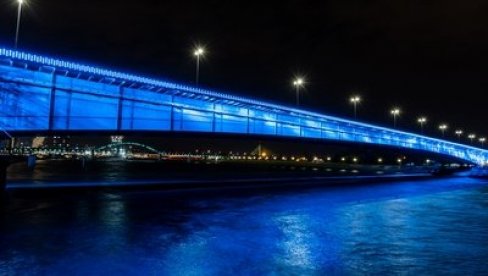 PLAVA BOJA U ZNAK PODRŠKE OBOLELIMA OD KANCERA: Osvetljenje Brankovog mosta naredna tri dana