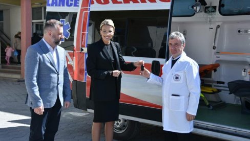 ВАЖНА ДОНАЦИЈА: Ново санитетско возило Дому здравља у Штрпцу