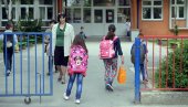 VELIKE IZMENE ZA SRPSKE OSNOVCE: Novi pravilnici stupaju na snagu od 1. septembra, ove novine čekaju đake