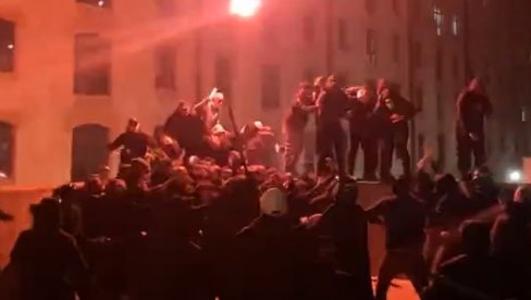 RATNO STANJE U FRANCUSKOJ: Navijači Partizana se tukli u Marselju (VIDEO)