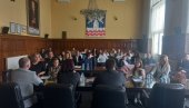 ПРИЈЕМ ЗА ЗЛАТНЕ УЧЕНИКЕ: Музичка школа у Бијељини организовала свечаност за награђене ђаке