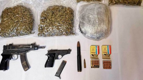 AKCIJA POLICIJE U OKOLINI GROCKE: Zaplenjena droga, oružje i novac
