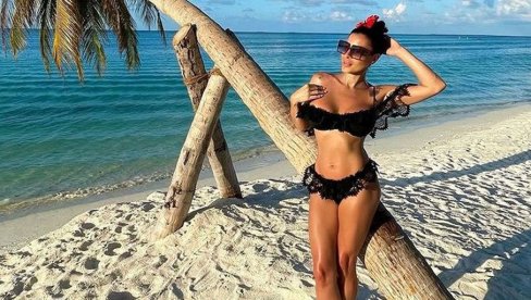 MILION STEPENI, ALI JE PRELEPO: Mia Borisavljević uživa sa partnerom na egzotičnim Maldivima