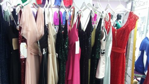 МЛАДИ СВЕ ВИШЕ КУПУЈУ „СТАРИНСКЕ ХАЉИНЕ“: Рођени између 1997. и 2012. купило је у последњој години најмање пет одевних предмета „секнд хе