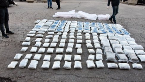 VULIN POVODOM ZAPLENE 174 KG DROGE: Policija presekla još jedan švercerski lanc iz Albanije (FOTO)