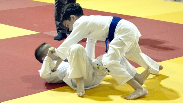 ЏУДО ПРВЕНСТО У ШУМИЦАМА: Секретаријат за спорт и омладину подржао такмичење