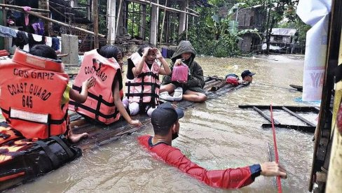 OLUJA MEGI OPUSTOŠILA FILIPINE: Najmanje 123 osobe stradale u poplavama i klizištima