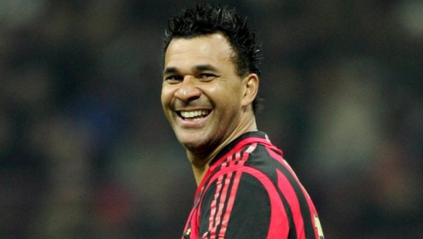 ОТИМАЧИНЕ ИСПРЕД НОСА: Неколико великих фудбалера у последњи час изабрало трансфере у друге клубове